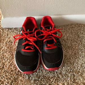 Boys under Armor sneakers